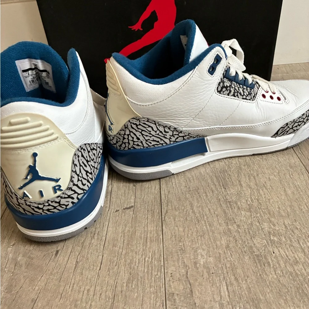 Nike Jordan  3 Retro “True Blue” sneaker